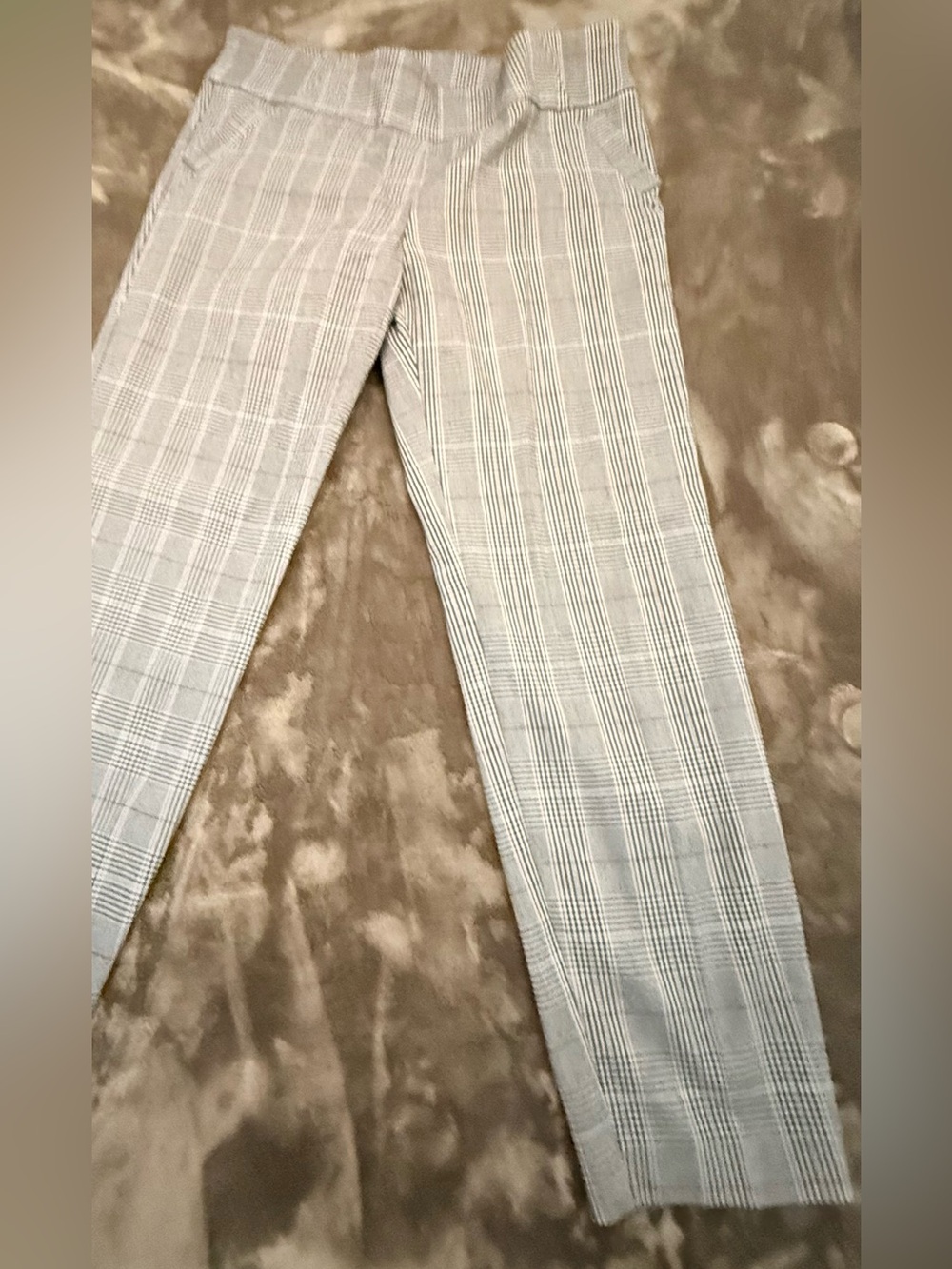 Gray Plaid Women’s  Cropped Dress Pants